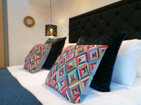 1 bedroom suite in Holt with parking
